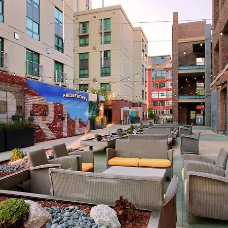 Hilton San Diego Gaslamp Quarter 