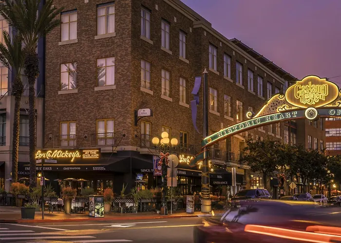 Hilton San Diego Gaslamp Quarter