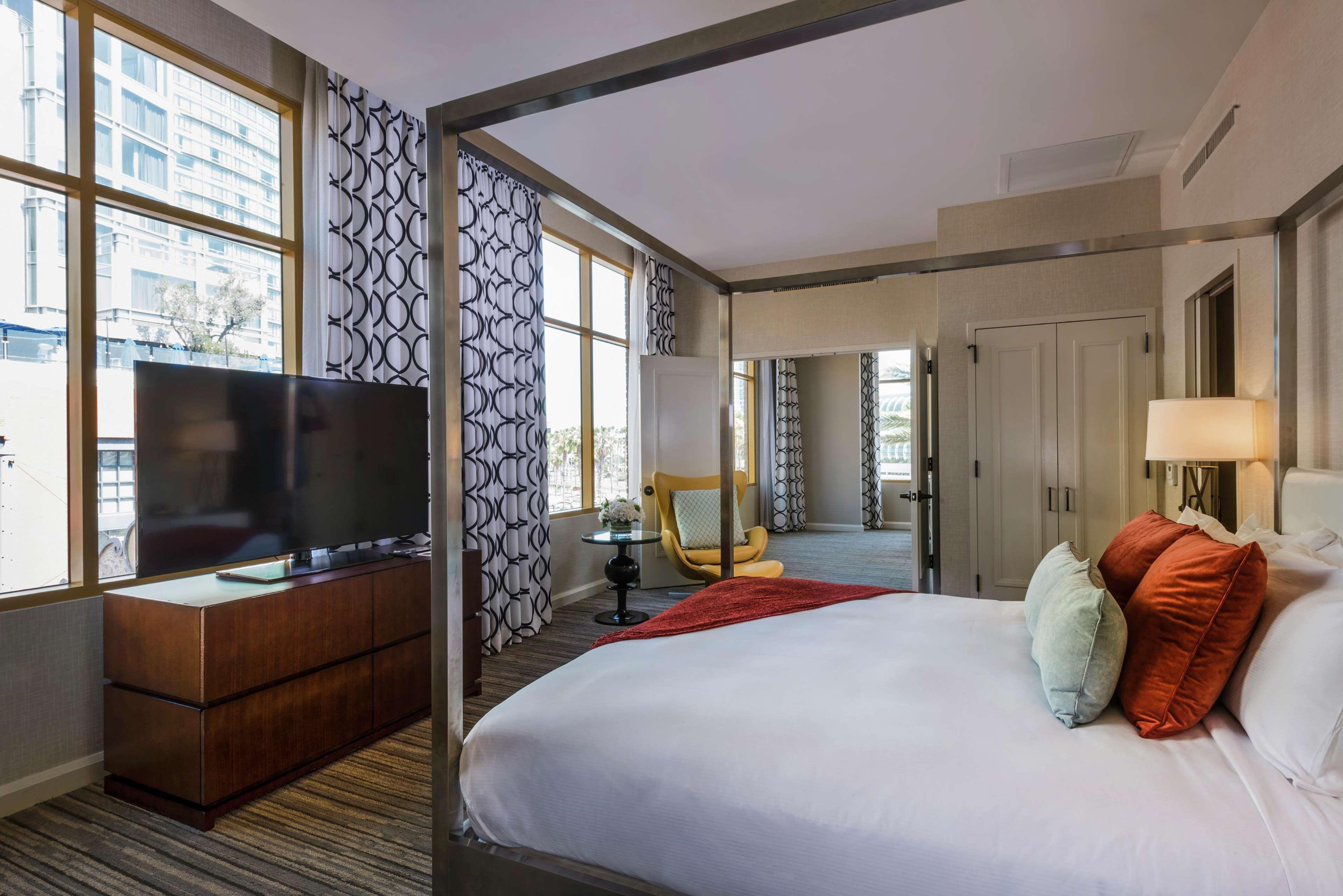 Hilton Gaslamp Quarter Hotel