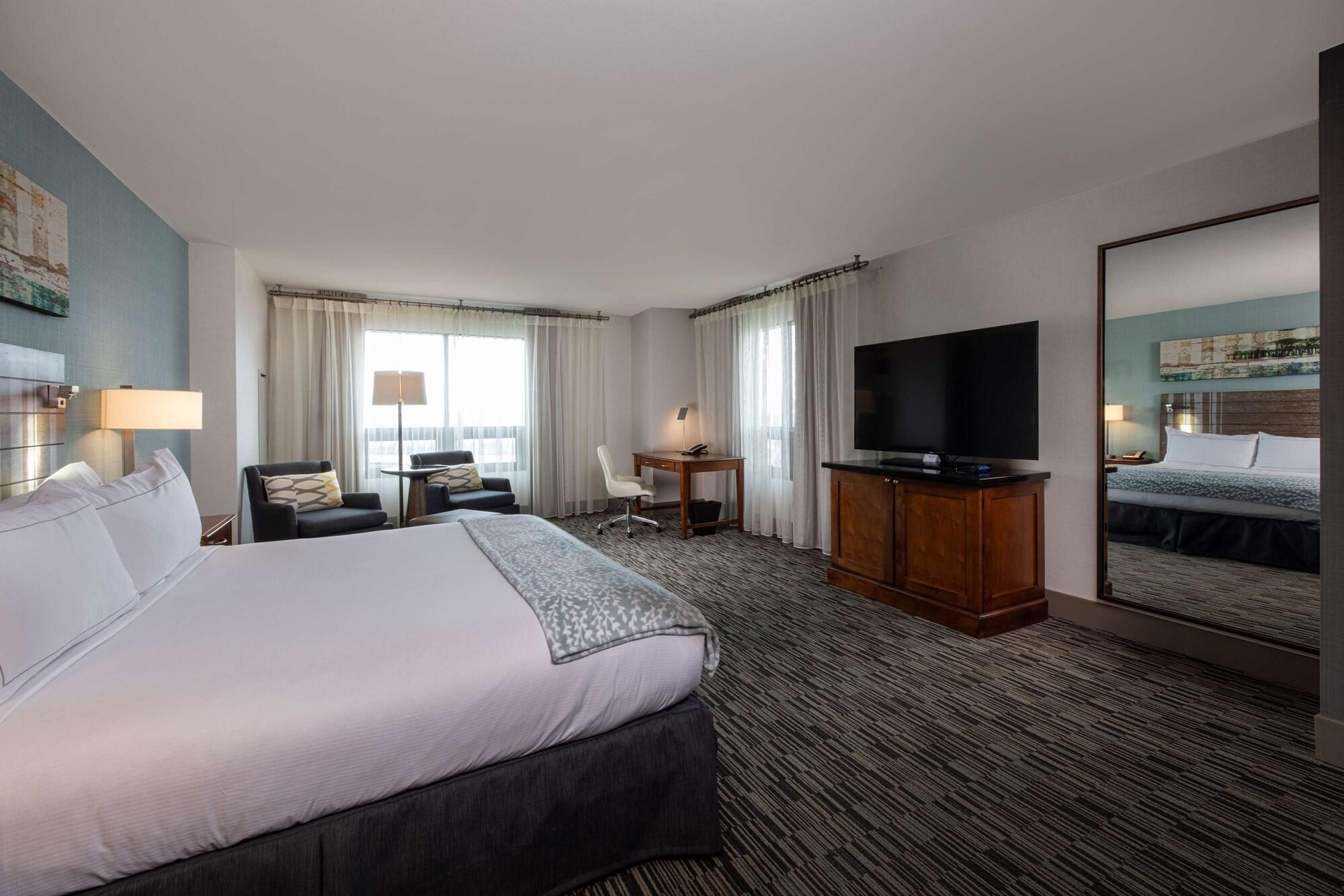 Hilton Gaslamp Quarter 4*