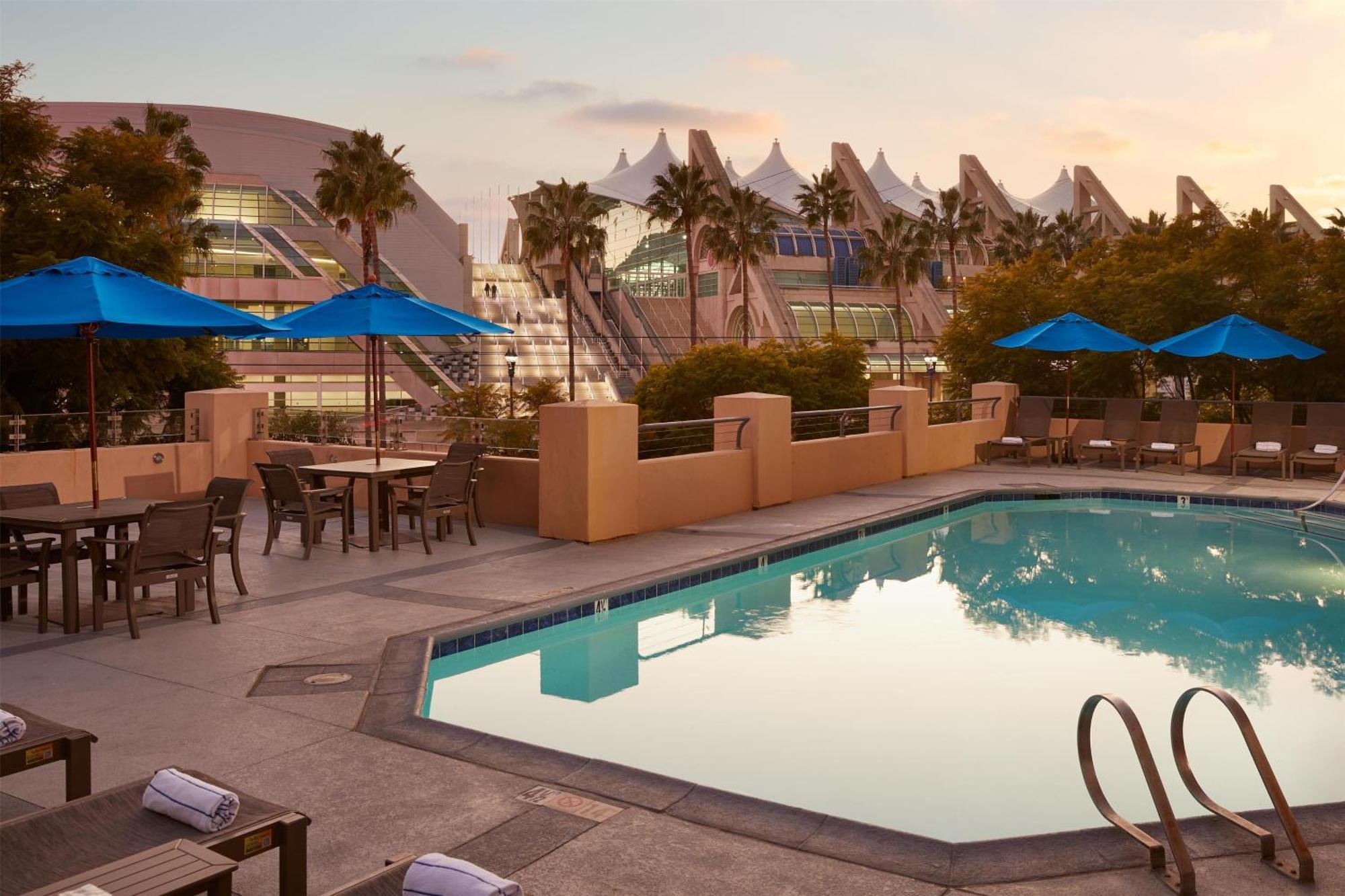 Hilton Gaslamp Quarter 4*